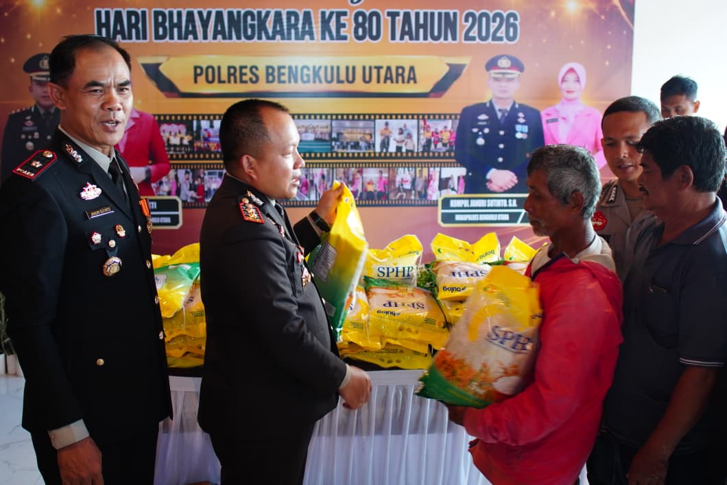 Rayakan Hari Bhayangkara ke-80, Polres Bengkulu Utara Berbagi Kebahagiaan dengan Pengemudi Bentor