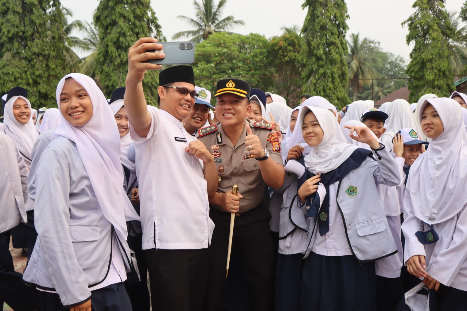 Jadi Irup Upacara di MTsN 1 Bengkulu Utara, Kapolres Ajak Pelajar Disiplin dan Jauhi Bullying
