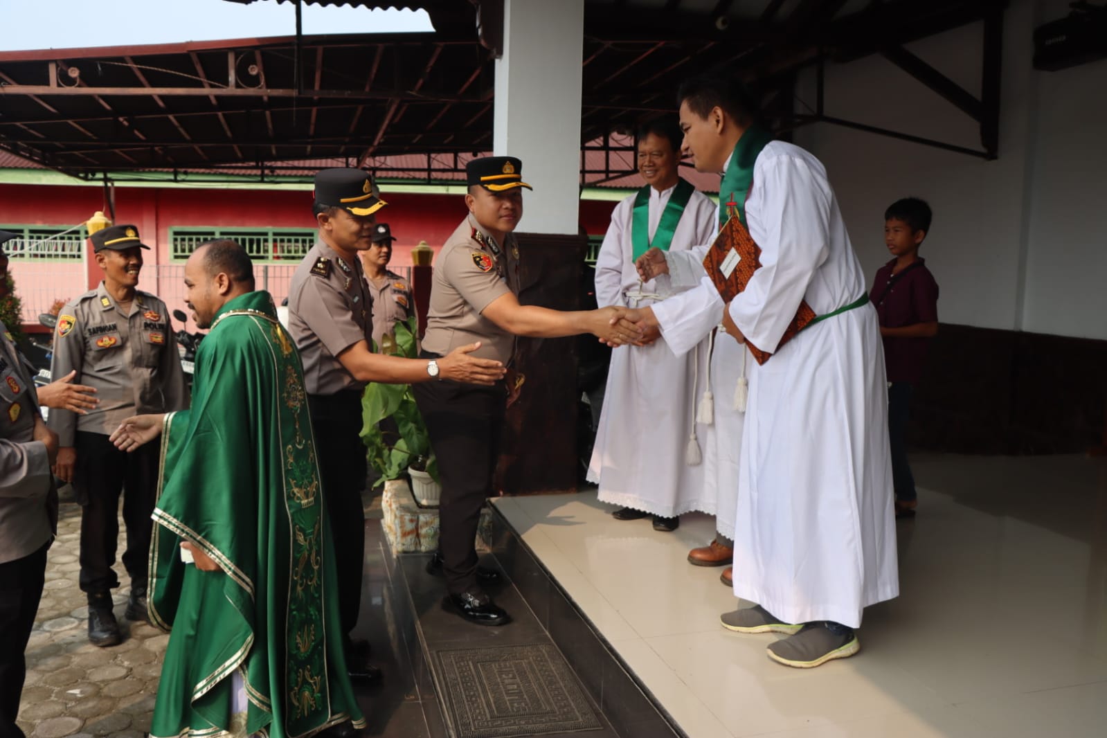 Polisi Bersama Masyarakat: Polres Bengkulu Utara Gelar “Minggu Kasih” di Gereja Santo Thomas Arga Makmur