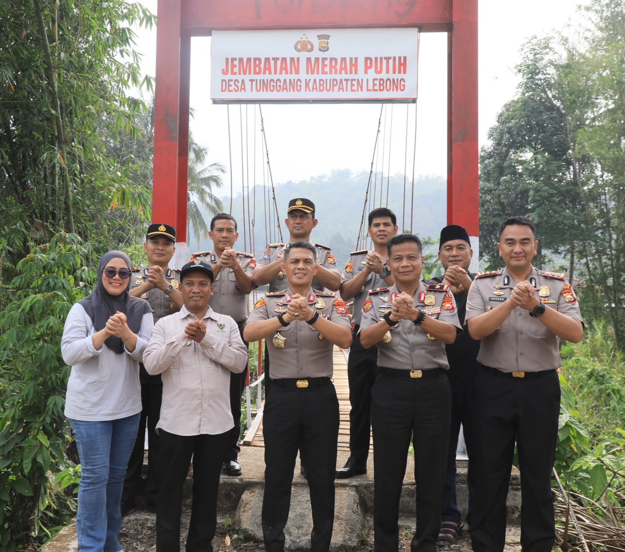 Permudah Akses Warga, Kapolda Bengkulu Resmikan Jembatan Merah Putih di Desa Tunggang Lebong