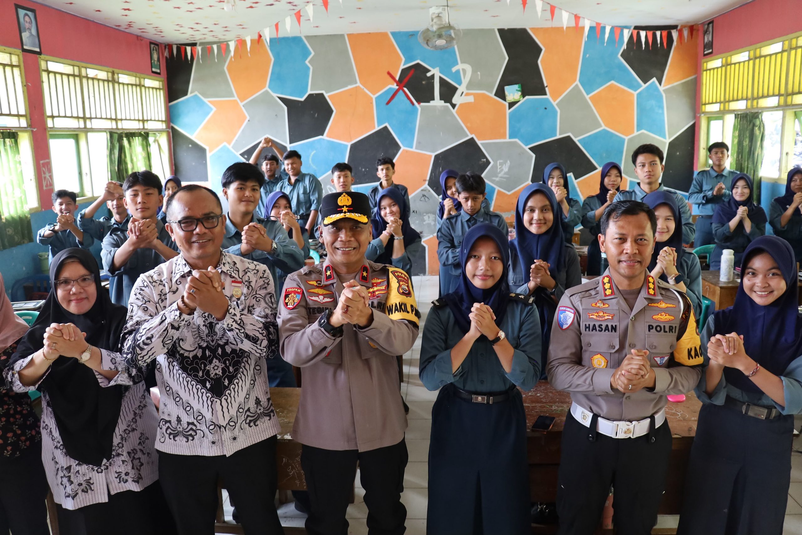 Dukung Program Quick Wins Kapolri, Wakapolda Bengkulu Sosialisasikan Polisi Peduli Pendidikan di SMAN 7 Kota Bengkulu
